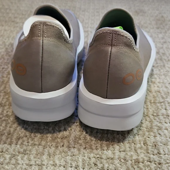 Womens OOFOS Oomega Eezee Nomad Slip On Sneakers NWT - Picture 3 of 7